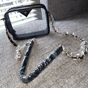 New Kelly Wynne Black leather crossbody